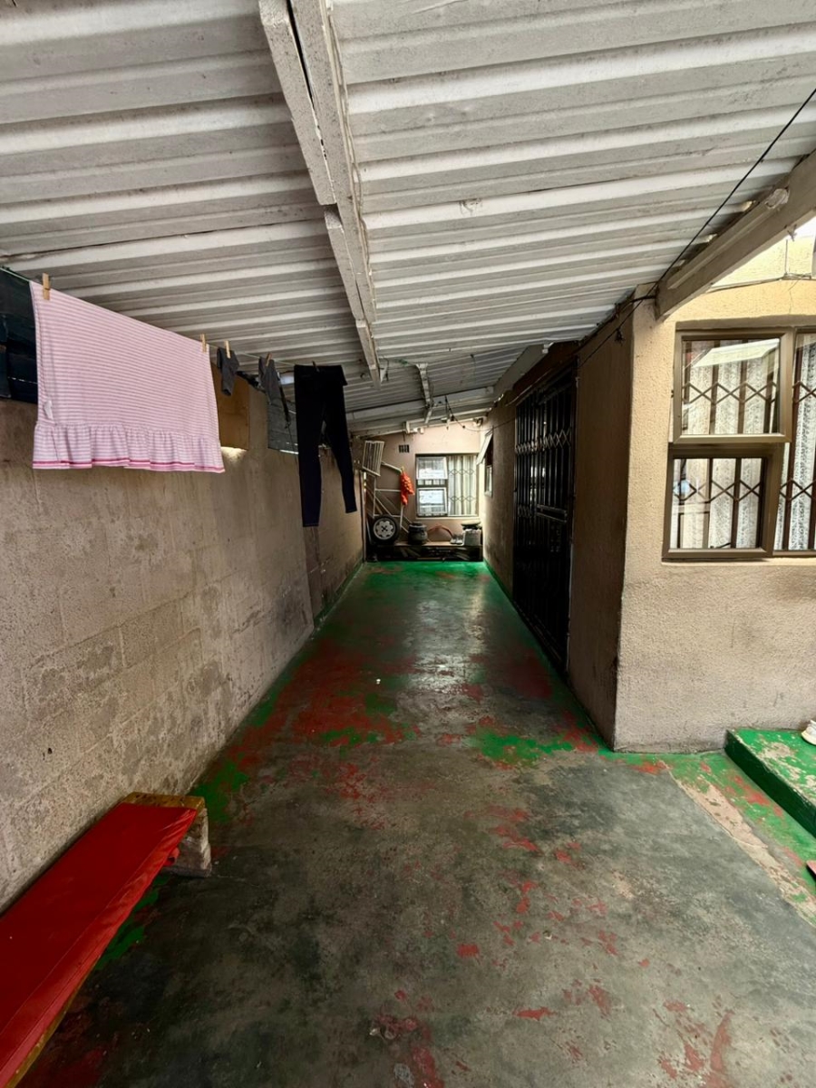 3 Bedroom Property for Sale in Harare Western Cape